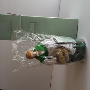 Avon Vtg. 1990 International Collectable Porcelain Doll "Colleen from Ireland"